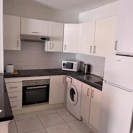 Appartement 1 Bed 8a1, Victoria Court 1, Cristianos, Tenerife Arona (Tenerife)
